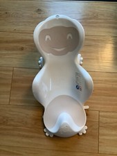 Anatomischer Babybadesitz